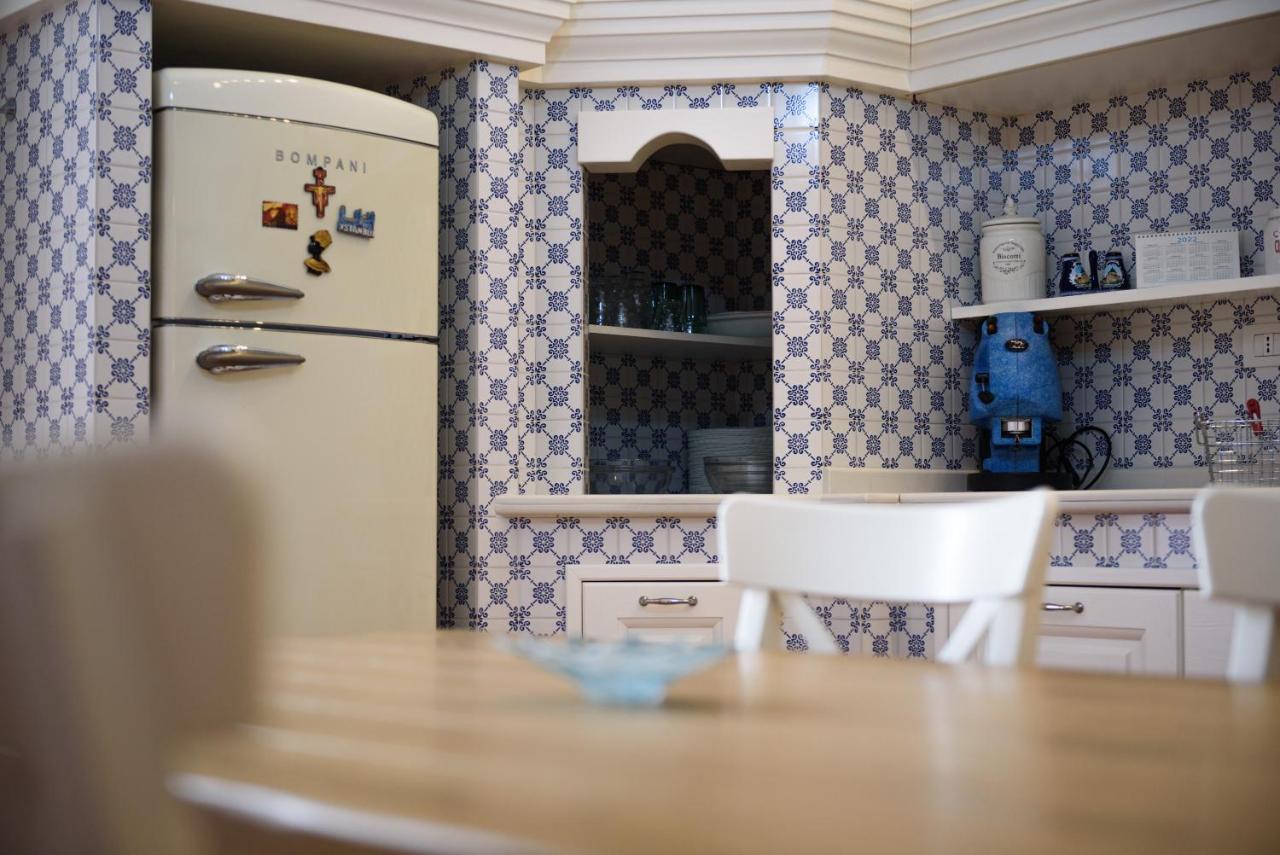 Palazzo Dello Spagnolo Apartment Naples
